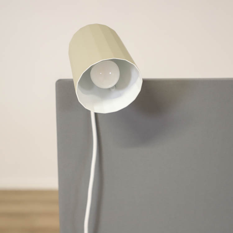 AY Klämlampa Noc Clip begagnad skrivbordslampa Beige