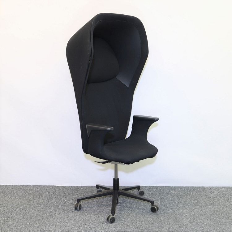 Begagnad kontorsstol Workbay från Vitra i svart. Mått: Totala höjd: 165 cm Största bredd: 70 cm.