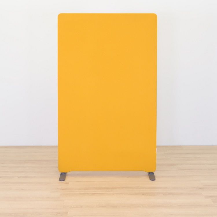 Begagnad golvskärm Edge Floor i gult från Lintex. Mått. Höjd: 160 cm, Bredd: 100 cm, Djup: 4.5 cm. 