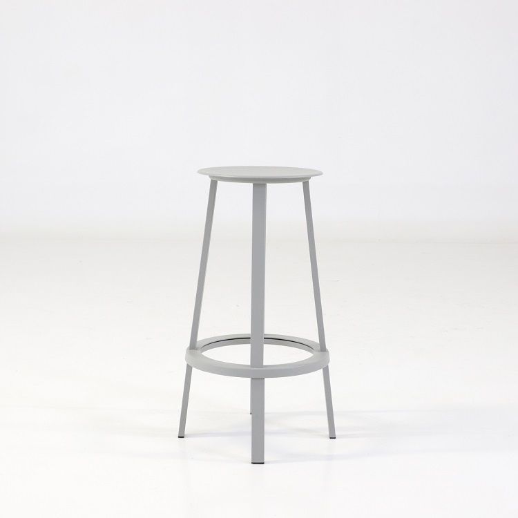 Begagnad barstol Revolver från Hay i grått. Mått: Sittbredd är 34 cm och höjd är 64 cm.    