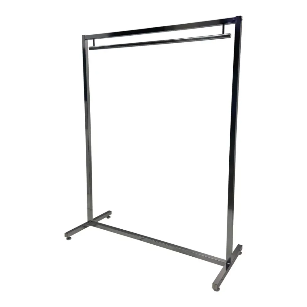 Begagnad Klädförvaring. Tillverkad i krom. Mått höjd 150 cm x bredd 118 cm x djup 49,5 cm.