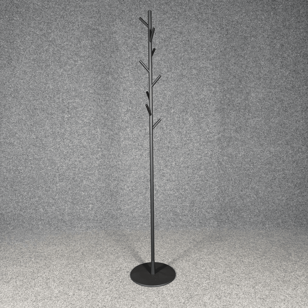 Begagnad svart klädhängare Sticks från SMD Design. Mått: höjd 192 cm och fotens diameter 35 cm. 