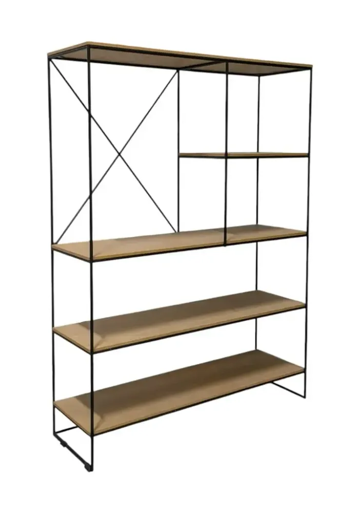 Begagnad öppen förvaring Planner MC520 från Fritz Hansen i svart/ek. Mått: Höjd 165 cm x Bredd 120 cm x Djup 37,5 cm.