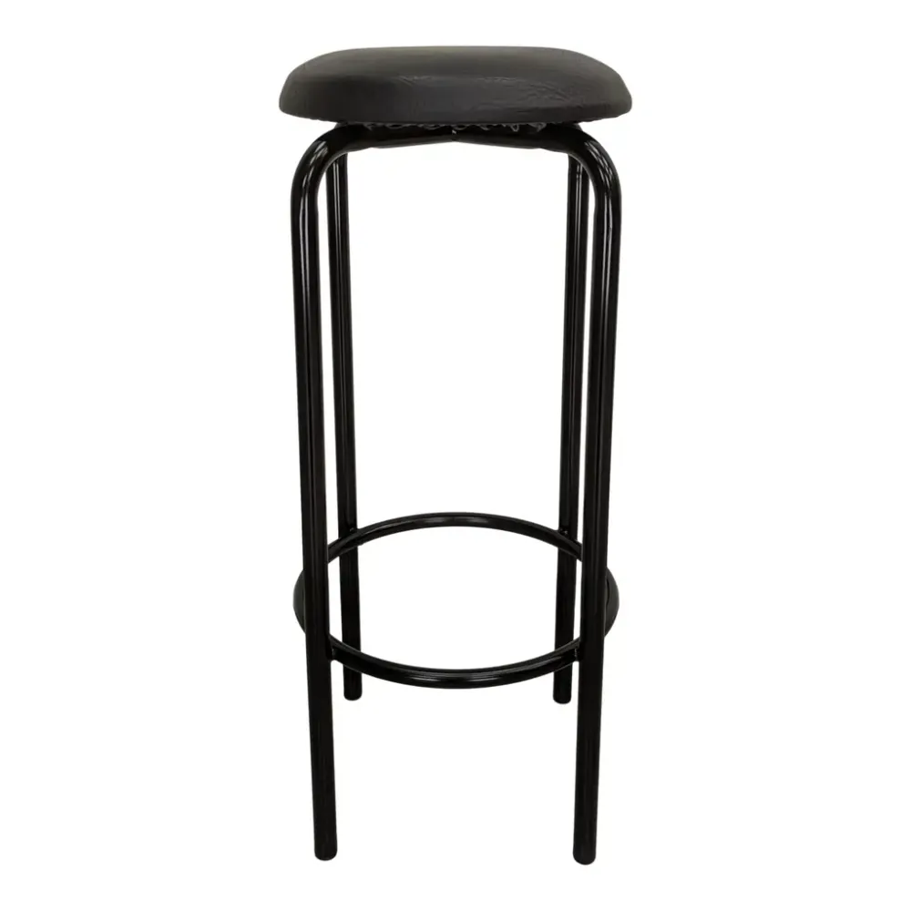 Begagnad barstol, modell Cherrio. Rund sits av konstskinn, helt i svart färg. Med fotstöd. Mått: Höjd 82 cm, Bredd 37 cm, Djup 37 cm. 