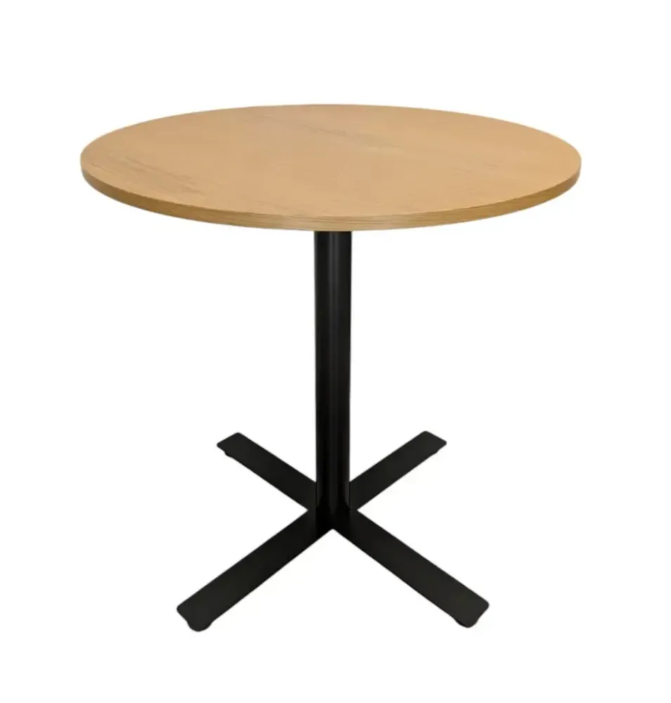 Begagnat ståbord från Kinnarps, serie Oberon med rund bordsskiva i ek, med en stabil kryssfot i svart. Mått: Höjd 90 cm x Bredd 90 cm x Djup 90 cm.