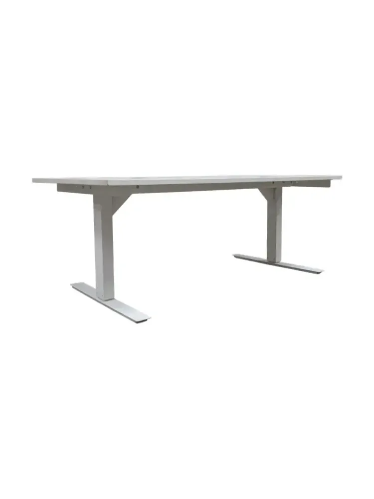 Begagnat höj och sänkbart skrivbord från Horreds i vitt. Mått: bredd 160 cm, djup 80 cm, höjd 60 - 124 cm.