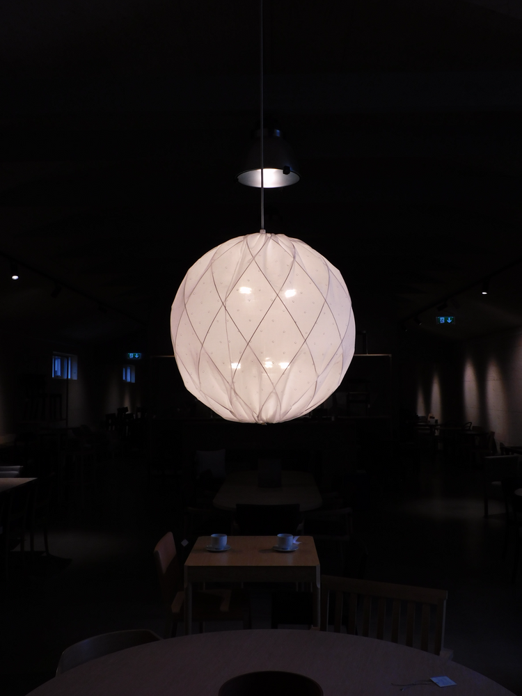 Gärsnäs Pia begagnad taklampa i vitt bommulstyg diameter 50 cm