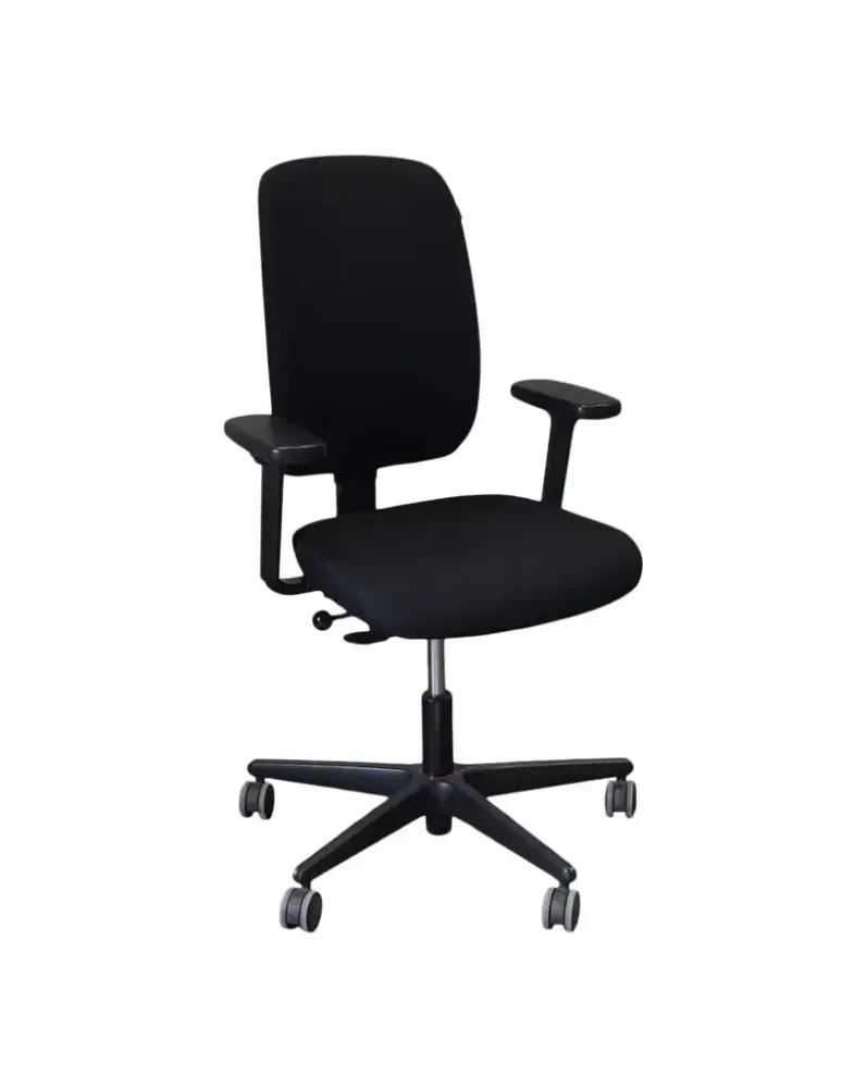 Begagnad kontorsstol Eos från Savo i svart. Mått: Sitthöjd: 45-59 cm, Höjd 111 cm x Bredd 63 cm x Djup 63 cm.