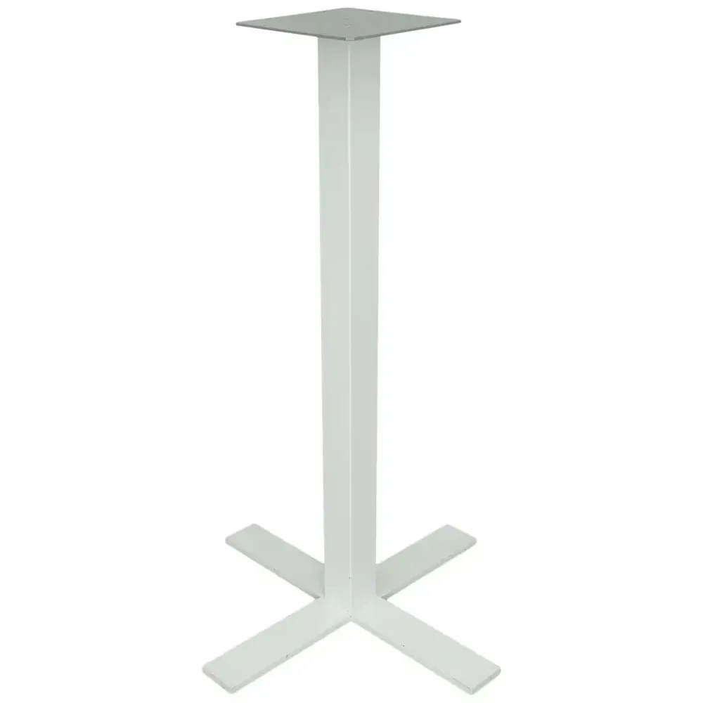 Begagnat pelarstativ Snitsa från SA Möbler i vit färg. Mått: höjd 107 cm, bredd 65 cm djup 51.5 cm.