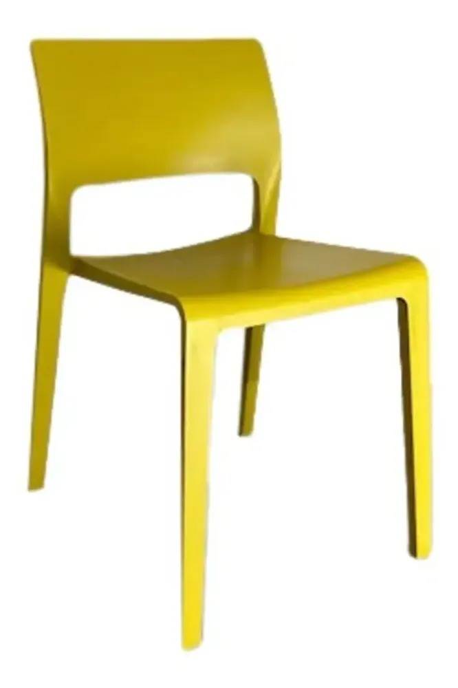 Begagnad utestol Juno 02 från Arper. I gul färg. Mått: höjd 78 cm, bredd 43 cm, djup 50 cm. 