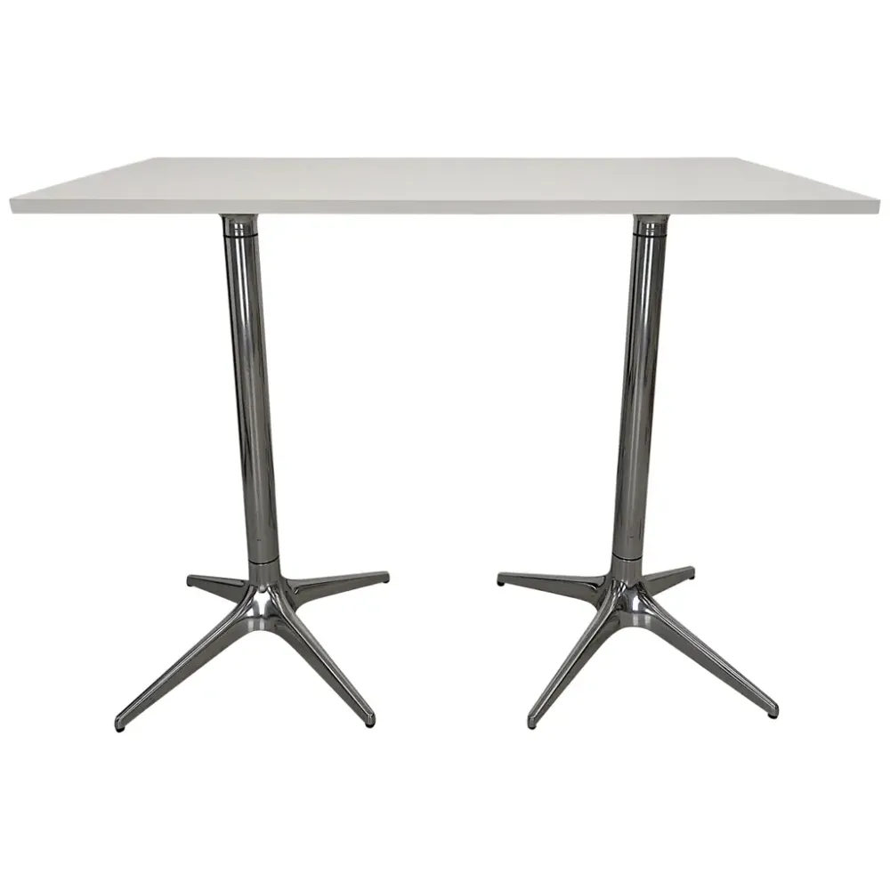 Begagnat Ståbord från EFG, modell HideTech. Med vit rektangulär laminatskiva och stativ av polerad aluminium. Mått höjd 110 cm, bredd 140 cm, djup 70 cm. 
