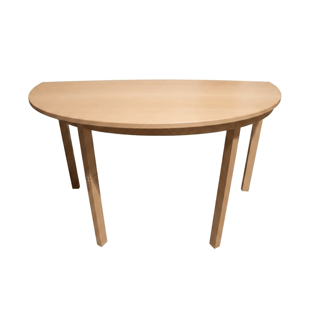 Begagnat halvmåneformat cafébord från Gärsnäs i bok. Mått: Bredd 130 cm, Höjd 73 cm, Djup 70 cm.