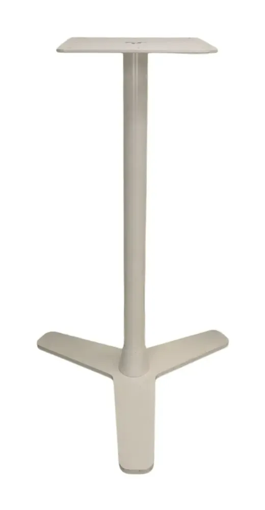 Begagnat pelarstativ Propeller från Offecct i vit färg. Mått: höjd 70 cm, bredd 45 cm och djup 40 cm.