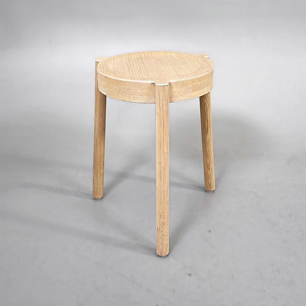 Begagnad pall Pal från Northern i ek. Mått: Diameter 37 cm, höjd 46 cm. 