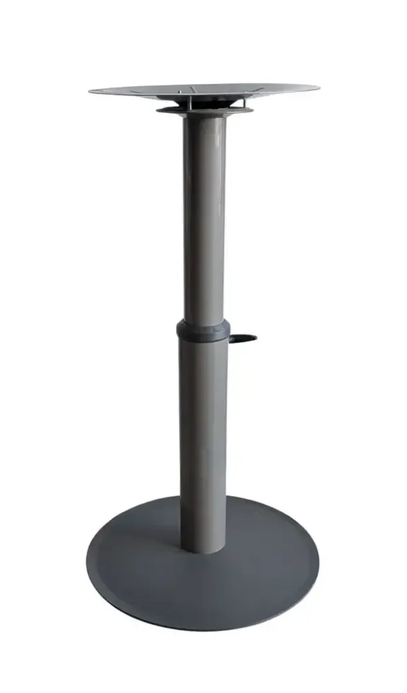 Begagnat grått pelarstativ från Kinnarps med justerbar höjd. Mått: Höjd 67-105 cm x Bredd 60 cm x Djup 60 cm. 