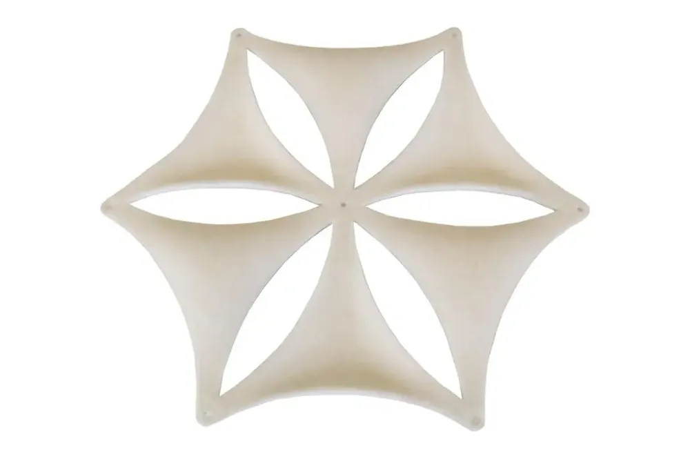 Begagnad takabsorbent från Abstracta i vit färg. Hexagonformade, monteras med plastkopplingar. Mått: Höjd 40 x Bredd 35 cm. 