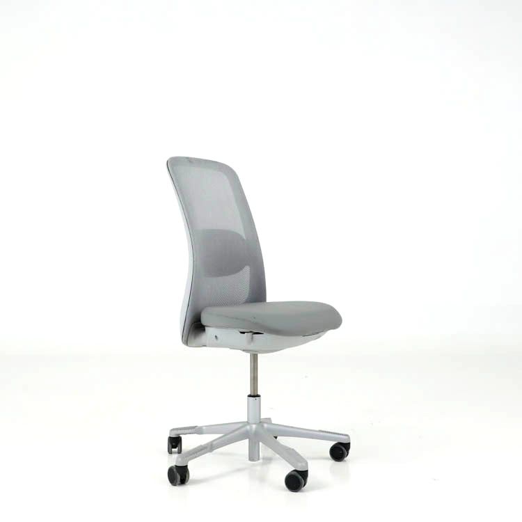 Begagnad kontorsstol SoFi 7500 från HÅG utan armstöd, i grått. Mått: Höjd 39–58 cm, sitthöjd 49 cm, sittbredd 43 cm, sittdjup 43 cm. 