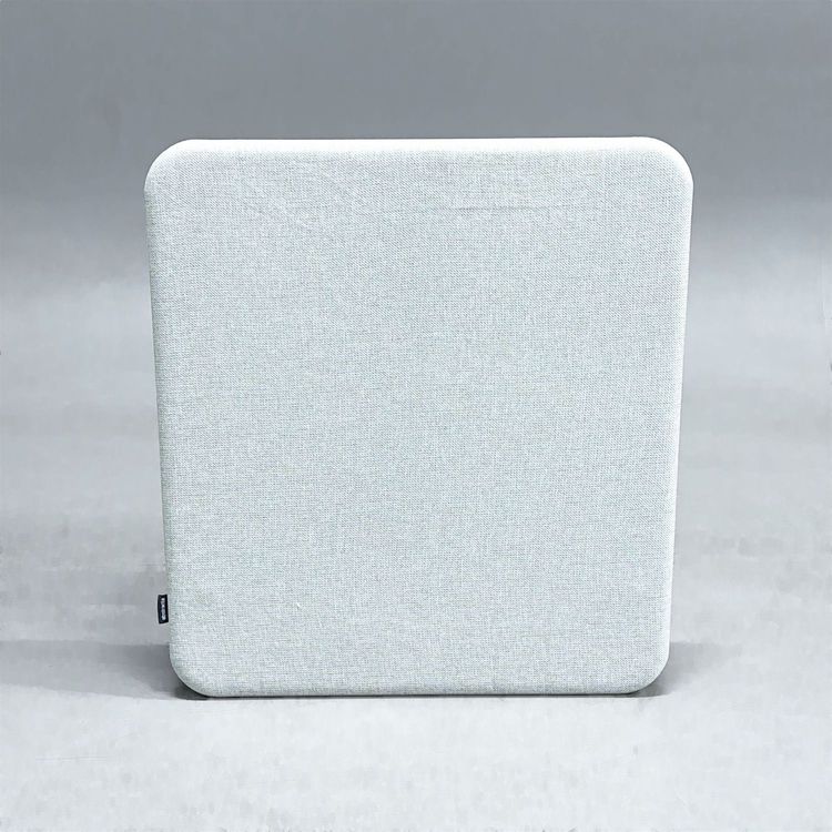 Begagnad bordsskärm Softline 30 från Abstracta i ljusbeige färg. Mått: bredd: 60 cm, djup: 3 cm, höjd: 65 cm. 