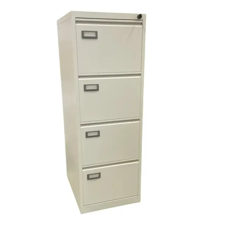 Begagnad ljusgrå hängmappsförvaring med fyra låsbara lådor. Mått: höjd 132 cm, bredd 46 cm och djup 62 cm.