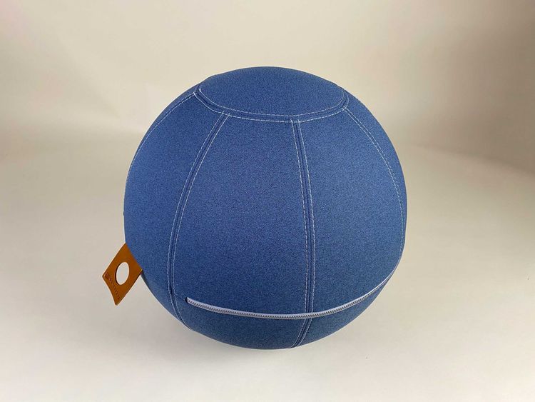 Begagnad balansboll Office Ballz från Götessons i blått. Mått: diameter 55 cm. 