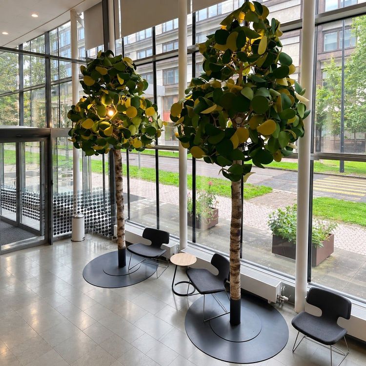 Begagnad akustisk golvlampa Leaf Lamp Tree M från Green Furniture Concept i grönt. Bredd 230 cm, djup 230 cm, höjd 450 cm.