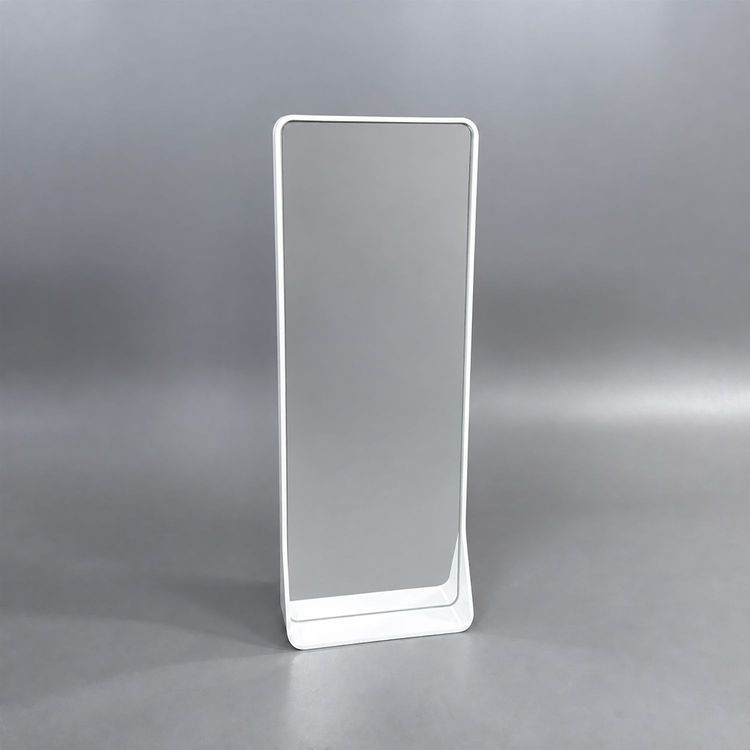 Begagnad spegel K-line från Offecct i vitt. Mått: Bredd 45 cm, Höjd 120 cm. 