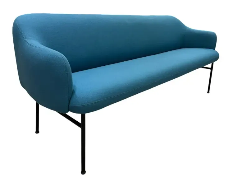 Begagnad turkos soffa Clair Café från Edsbyn. Mått: höjd 80 cm, bredd 200 cm, djup 70 cm. 