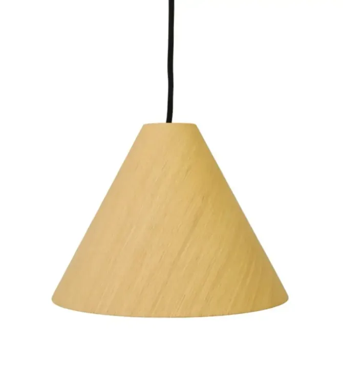 Begagnad taklampa från HAY, Modell 30 Degrees. Konformad skärm i ekfanér, svart kabel. Mått: höjd 17 cm x bredd 24 cm x djup 24 cm. 