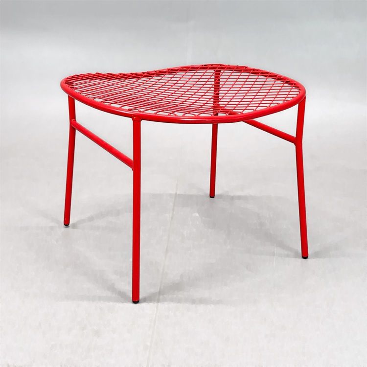 Begagnad pall Wimbledon från Nola i rött. Mått: Bredd 56 cm, Djup 50 cm, Höjd 40 cm.