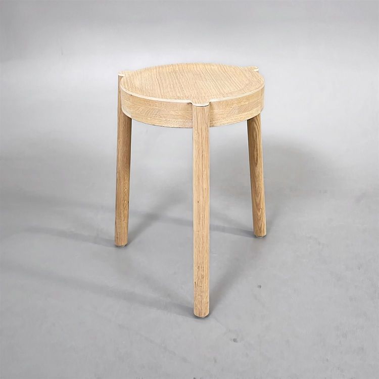Begagnad pall Pal från Northern i ek. Mått: Diameter 37 cm, höjd 46 cm. 