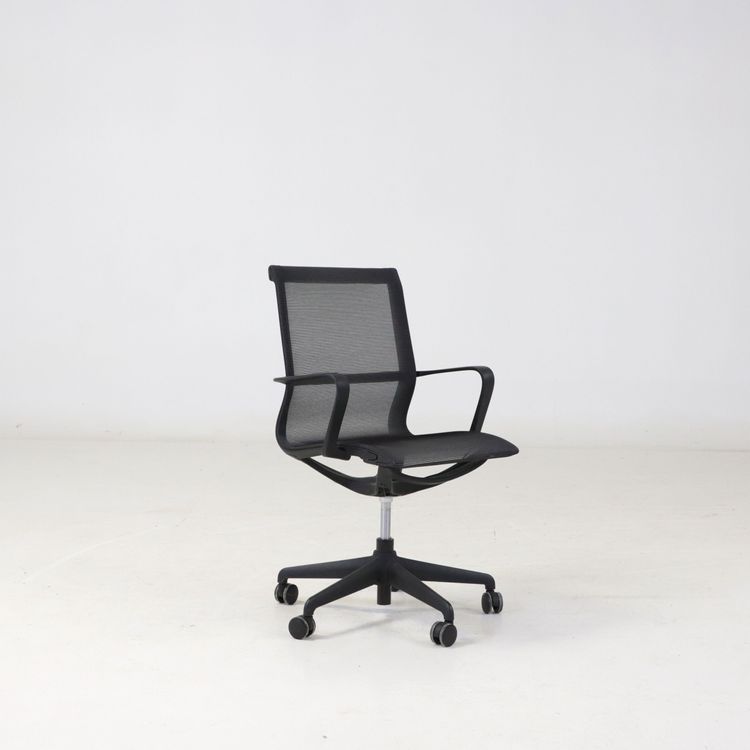 Begagnad stol med hjul Ergo 285 från DPJ Workspace i svart. Mått: Justerbar sitthöjd 42–50 cm, bredd 59 cm och djup 56 cm. 