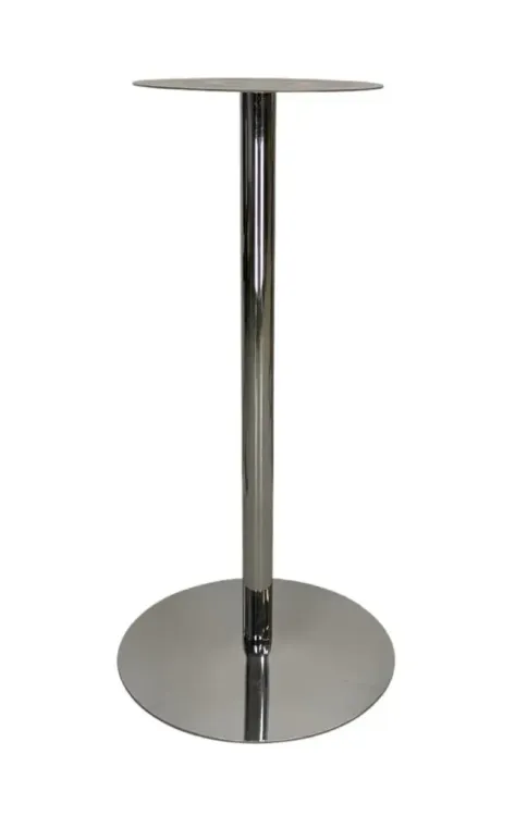Begagnat pelarstativ i krom från Offecct. Mått: Höjd 108 cm, Bredd 55 cm, Djup 55 cm.