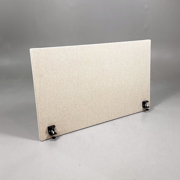 Begagnad bordsskärm Dezibel från Zilenzio i beige textil. Mått: Bredd 120 cm, djup 4,5 cm, höjd 70 cm.