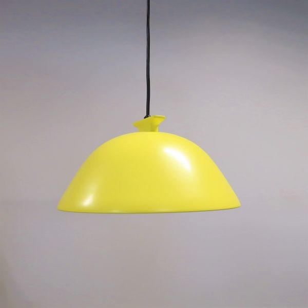 Taklampa SempeS1 skålformad från Wästberg i gul färg designad av Ingrid Sempé.