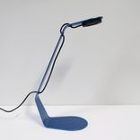 Bordslampa LED w161 Marfa från Wästberg, i ett stycke av lackerad blå aluminium, Designad av Claesson Koivisto Rune.