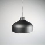 Taklampa Lens från Zero designad av Jens Fager i svart matt färg. 