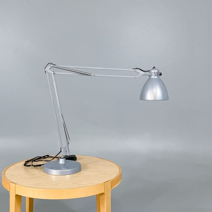 Begagnad-skrivbordslampa-Luxo-silver