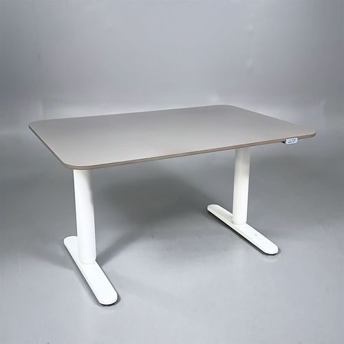 Höj och sänkbart skrivbord