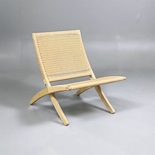 Begagnad fåtölj Cuba från Carl Hansen & Sons. I beige med stomme i ek. Mått: Bredd: 61 cm, Djup: 79 cm, Höjd: 76 cm, Sitthöjd: 39 cm. 