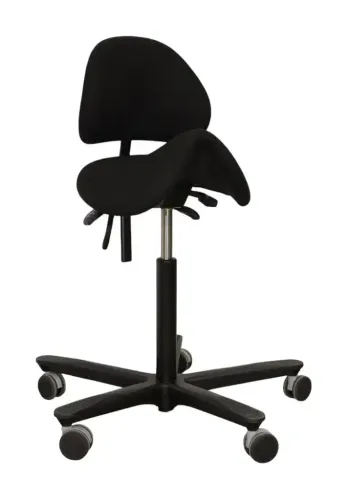 Begagnad svart kontorsstol från EFG. Mått: Höjd 120 cm x Bredd 65 cm x Djup 65 cm. Justerbar sitthöjd: 53-80 cm. 