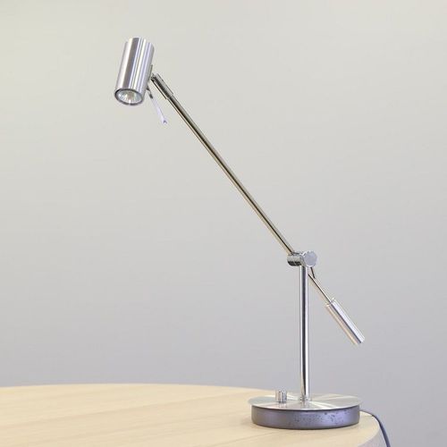 Begagnad skrivbordslampa från Belid, modell Cato. Mått: Höjd: 48 cm, Diameter: 15 cm. 