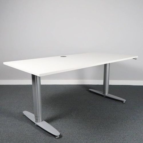 Höj och sänkbart skrivbord