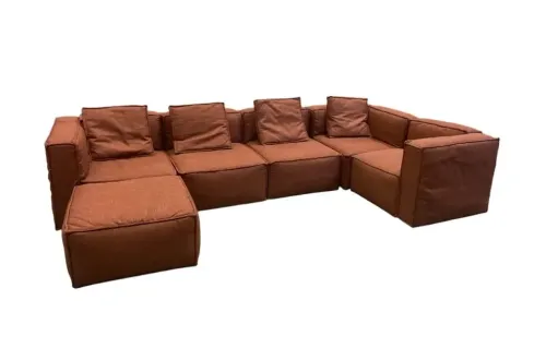 Begagnad modulär hörnsoffa brun ton. Mått: Höjd 74 cm, Bredd 340 cm, Djup 182 cm. 
