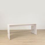 Begagnat barbord Ping Pong från Blå Station i vitt med fotstöd i rostfritt stål. Mått: Längd: 250 cm, Bredd: 80 cm, Höjd: 107 cm. 