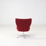 Begagnad fåtölj Gyro från Conform i rött. Mått: Höjd 88 cm, bredd 70 cm och djup 66 cm. 