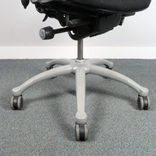 Begagnad kontorsstol Logic 400 från RH i svart tyg. Mått: sitthöjd 41–53 cm. 