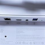 Begagnad interaktiv touch display från Cisco, modell Spark Board 55. I vit/krom. Mått bredd: 128 cm, djup: 96 cm och höjd: 163 cm. 