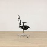 Begagnad kontorsstol Smartback från Officeline i svart. Mått: sitthöjd mellan 47 till 60 cm. 