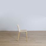 Begagnad matstol Catifa 46 från Arper. Mått: Sitthöjd 48 cm, rygghöjd 38 cm, ryggbredd 30 cm, sittbredd 39 cm, sittdjup 45 cm. 