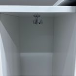 Begagnat towerskåp vänster från Edsbyn i vitt. Med hylldel med tre hyllplan och garderober. Mått: bredd 40 cm, djup 80 cm och höjd 126 cm. 